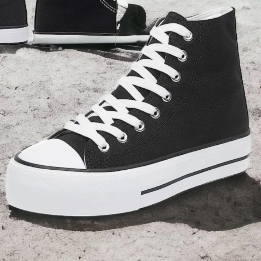 SZ 5 Black Platform High-Tops